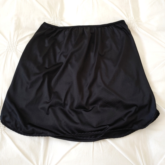 Arianne 90s black nylon half slip. Size L - Picture 5 of 7